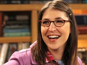 Amy Farrah Fowler smiling in The Big Bang Theory